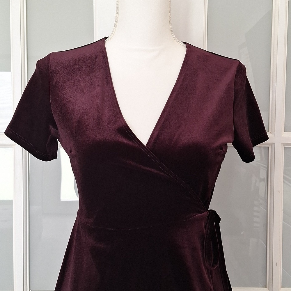 One Clothing Los Angeles Plum Velvet Wrap Dress - Picture 7 of 16